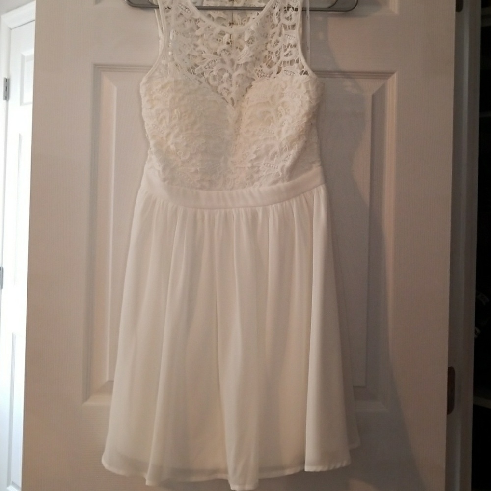 Short white lace/ chiffon dress
